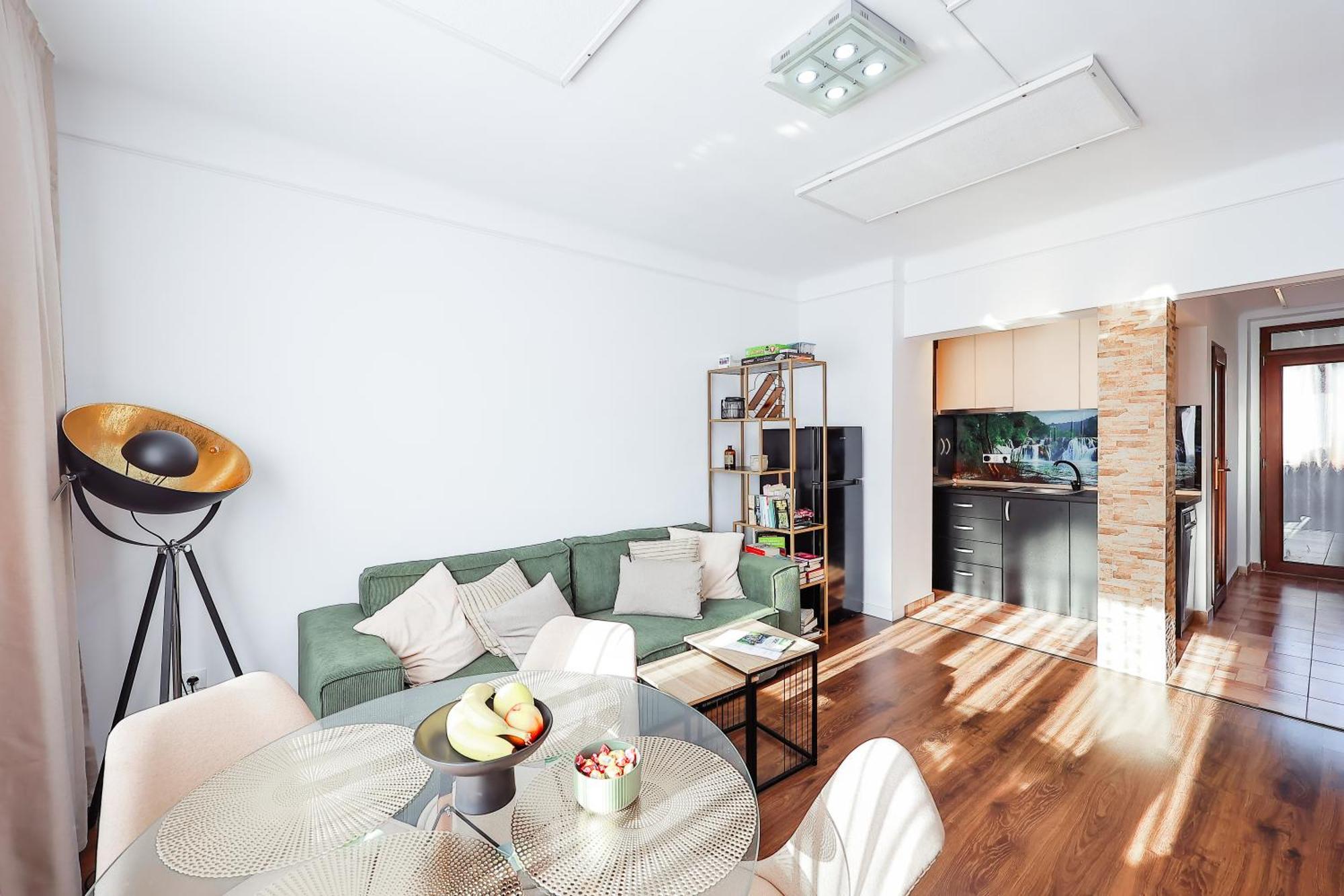 Oradea City Center Apartment Near Aquapark With Jacuzzi & Parking Exteriör bild