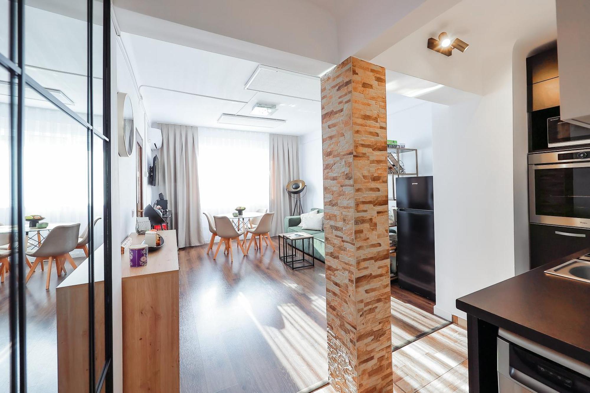 Oradea City Center Apartment Near Aquapark With Jacuzzi & Parking Exteriör bild